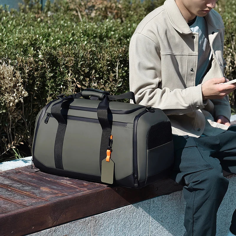 Gym duffel bag with shoe compartment, wet/dry separation and detachable shoulder strap - product image