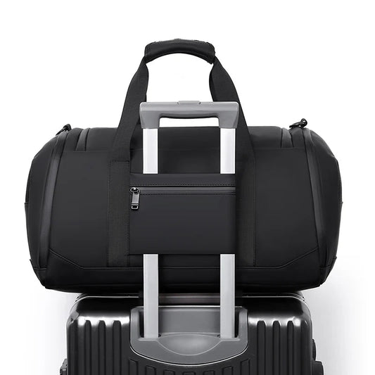 Gym duffel bag with shoe compartment, wet/dry separation and detachable shoulder strap - product image